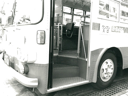 低床式バス