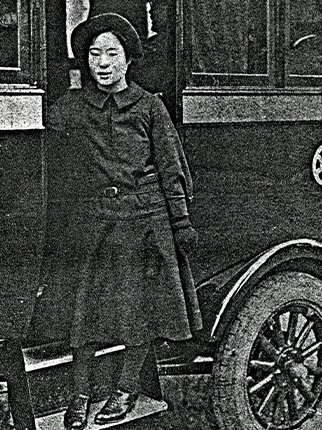 赤襟嬢（女性車掌）