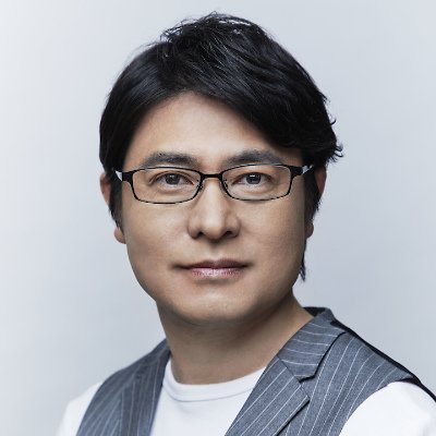 バス運転士トークステージゲスト 安東 弘樹さん(司会)