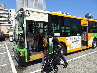 【写真】中扉から前向きで乗車1