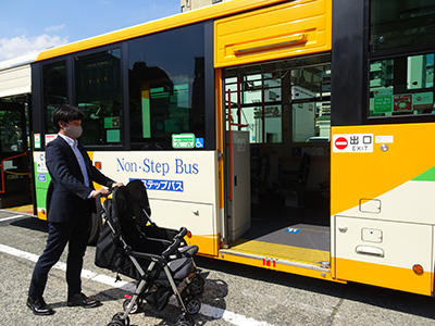 【写真】中扉から前向きで乗車2