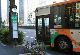 Photo:Getting on the bus