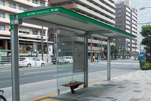 Photo:Various kinds of bus stops