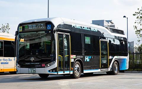 画像:燃料電池バス