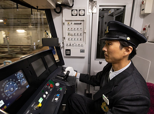 画像：電車運転士（地下鉄）