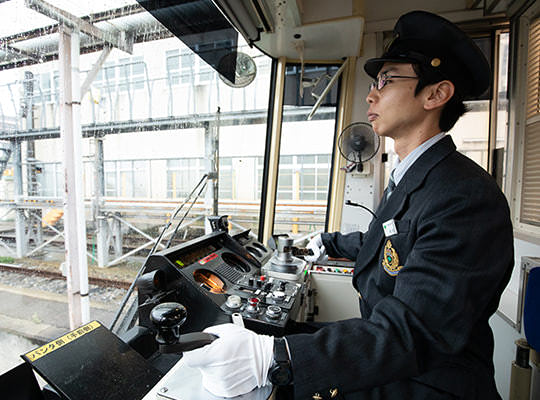 画像：電車運転士（路面）