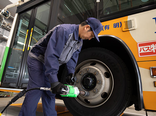 画像：交通技能（自動車整備）