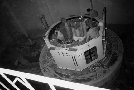 【写真】発電機据付状況(昭和37年)