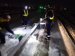 写真：除雪作業の様子