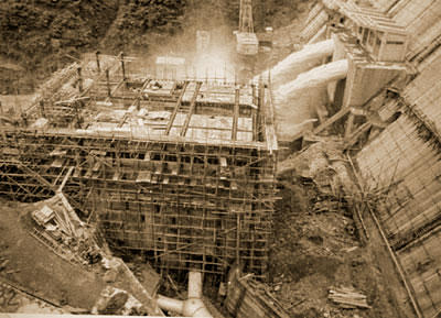 画像：建設中の多摩川第一発電所（昭和32年）