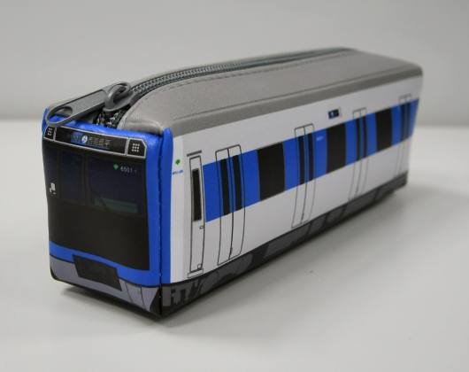 画像：電車型ペンケース都営三田線6500形