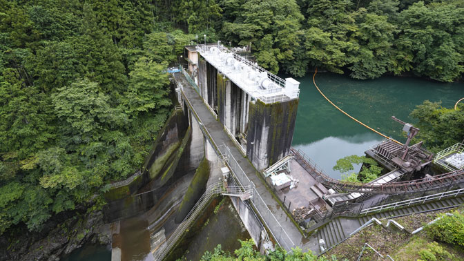 白丸調整池ダム