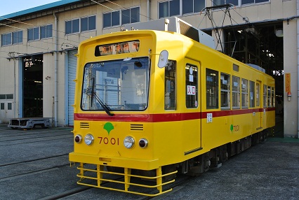 7000形車両レトロ塗装車