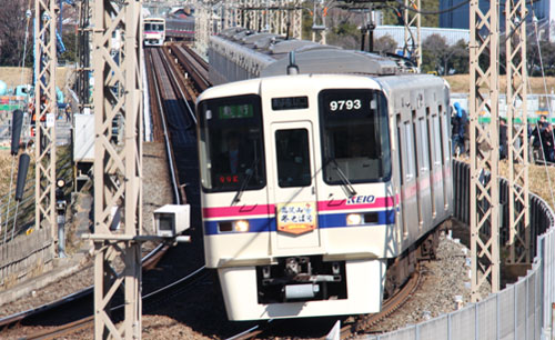 写真：臨時列車「高尾山冬そば号」（昨年の様子）