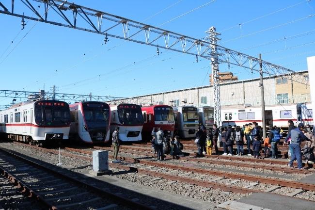 画像：一昨年の車両撮影会の様子