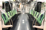 画像：新車（330形）の車内