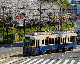 【画像】9002号車（青いレトロ車両）