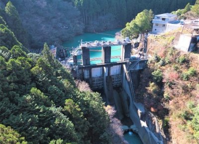 画像：白丸調整池ダム・白丸発電所