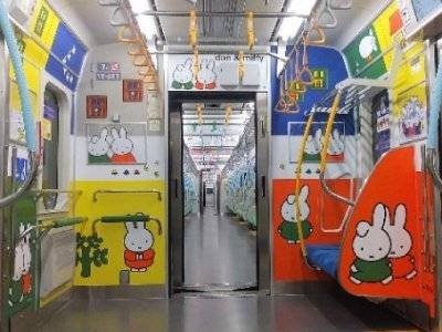 画像：子育て応援スペース 車内の装飾6
