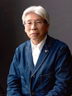 写真：水戸岡鋭治氏