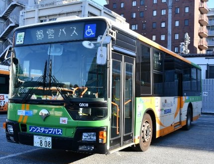 Image: Full view of a Toei Bus
