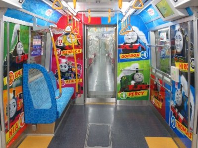 画像:子育て応援スペース 車内の装飾1