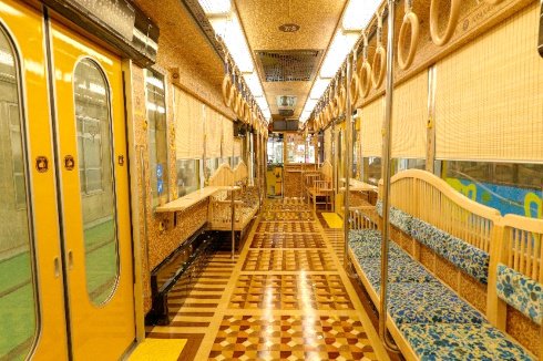 画像：リニューアル車両内装