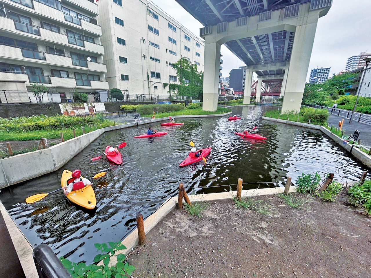 竪川河川敷公園 じゃぶじゃぶ池